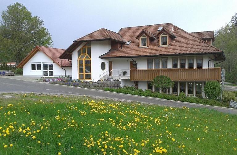 Dzt-Schwarzwaldhotel Garni Unterkirnach Bagian luar foto